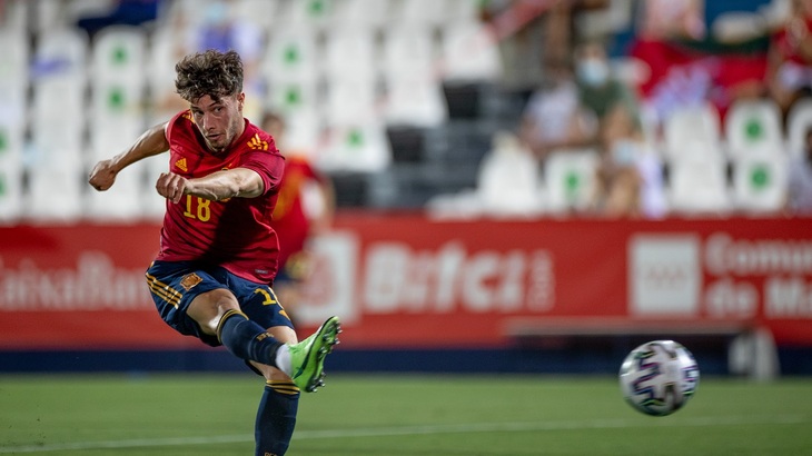 Испания не проигрывает восемь матчей кряду