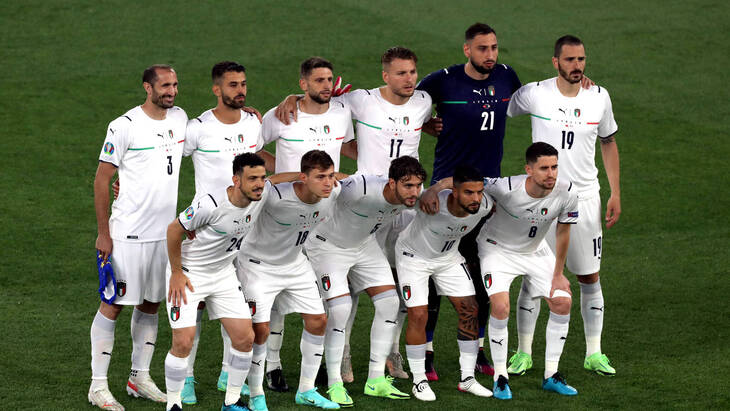 Италия начала Евро с крупной победы над Турцией