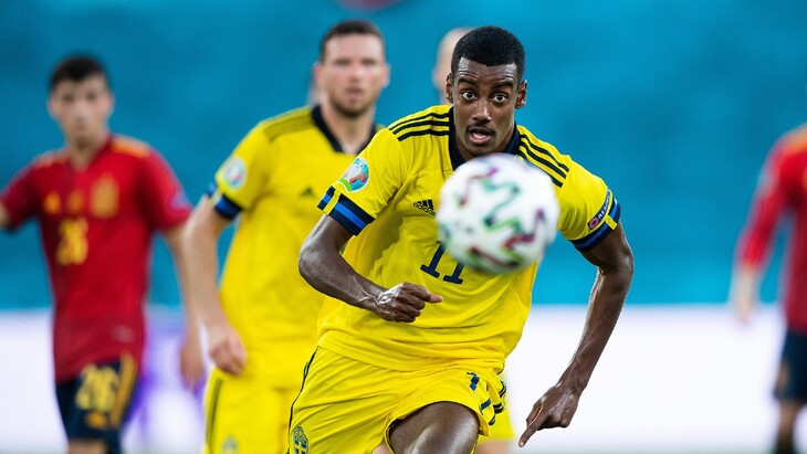 Александер Исак