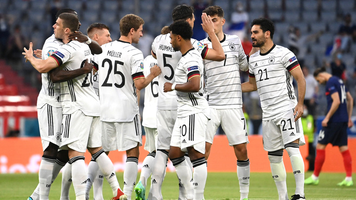 Сборная Германии начала Евро с поражения от Франции