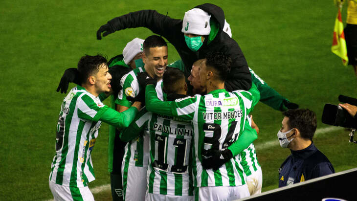 Футболисты «Жувентуде»