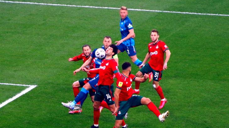 В начале мая «Зенит» выиграл у «Локомотива» со счетом 6:1