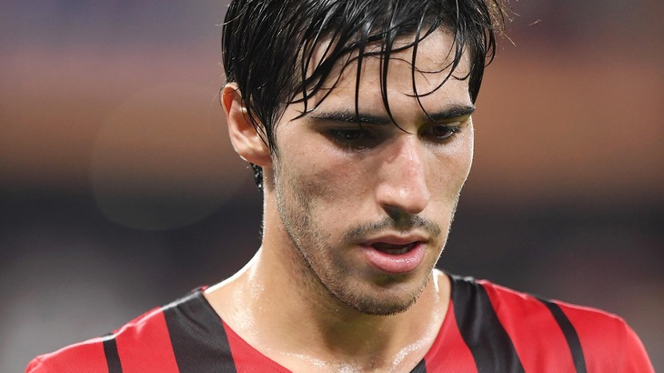 «Милан» выиграл в первом туре