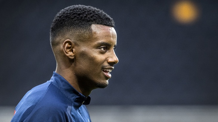 Швеция идет на втором месте в группе