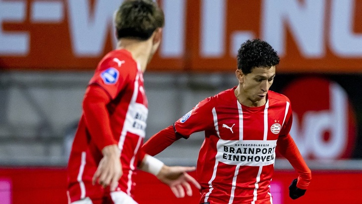 ПСВ лидирует в нидерландской лиге