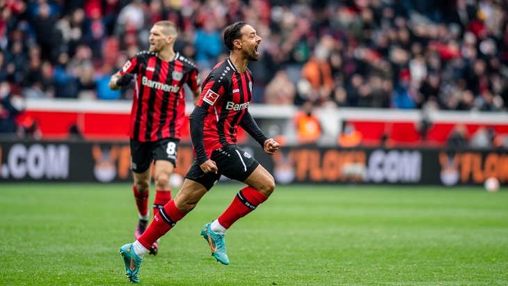 «Байер» на шесть очков опережает пятую строчку