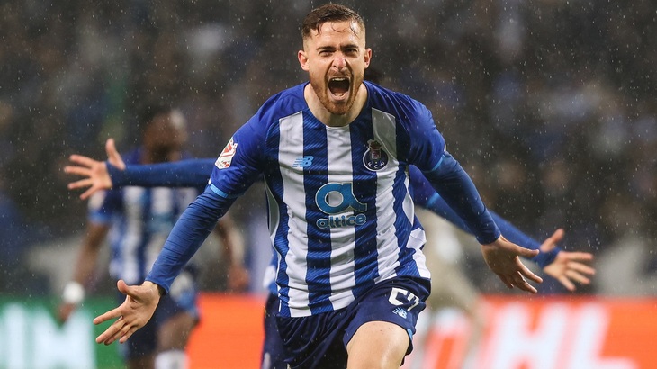 «Порту» уверенно лидирует