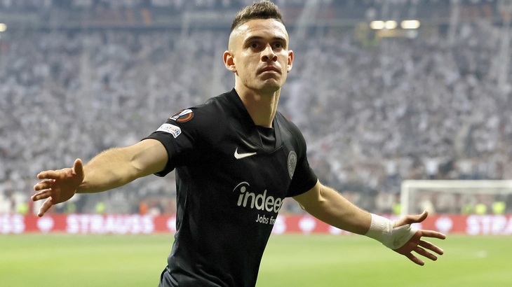 «Айнтрахт» посреди недели вышел в финал ЛЕ