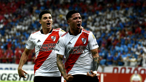 Прогноз на матч Велес Сарсфилд — Ривер Плейт