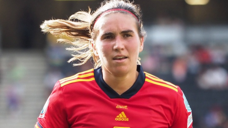 Испания идет на втором месте