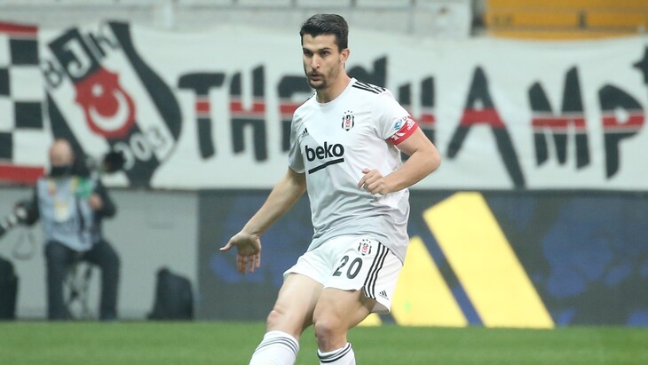 Неджип Уйсал