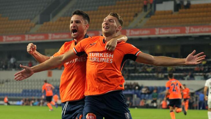 «Истанбул Башакшехир» не смог выиграть у «Маккаби» в первом матче