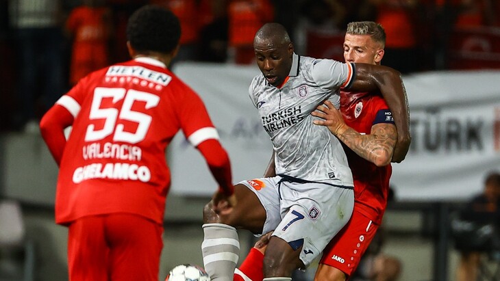 Фрагмент матча «Истанбул» — «Антверпен». Квалификация Лиги конференций