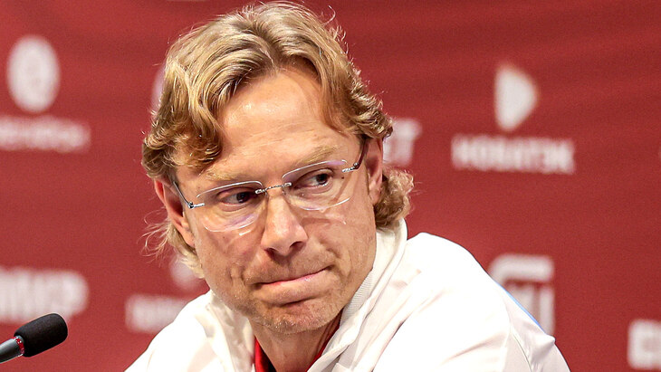 Валерий Карпин