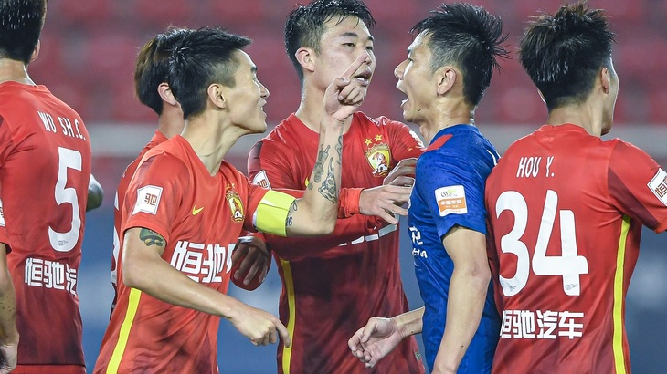 «Гуанчжоу Эвергранд» идет возле зоны вылета