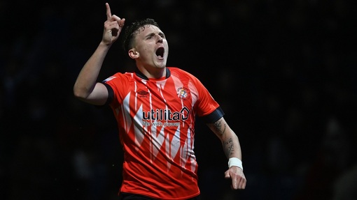 Прогноз на матч Хаддерсфилд Таун — Лутон Таун