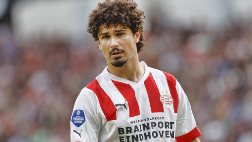 Прогноз на матч Эммен — ПСВ