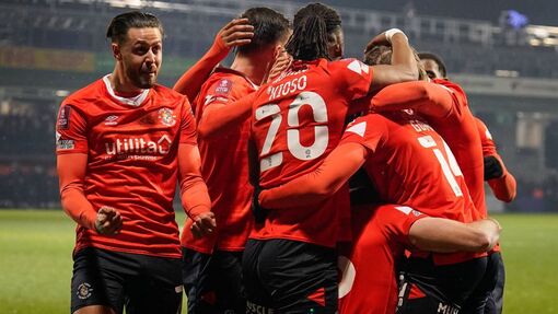 Гримсби Таун — Лутон Таун. Прогноз и ставка на матч Прогноз на матч Гримсби Таун — Лутон Таун