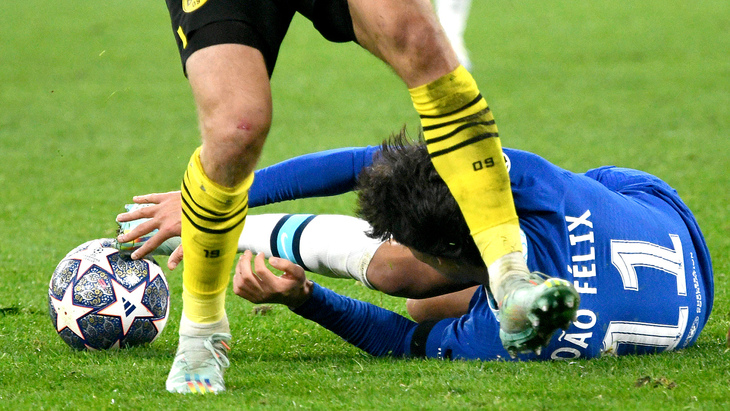 Фрагмент первого матча «Боруссия» Д — «Челси»