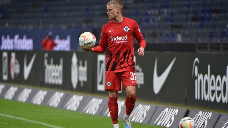 «Айнтрахт» занимает 6-е место