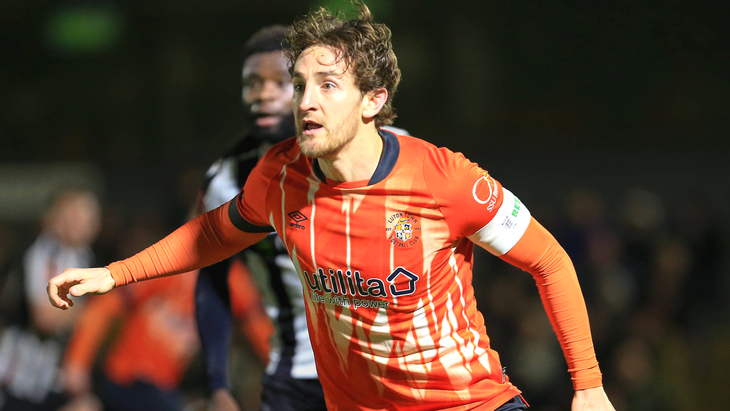 «Лутон» проводит исторический сезон