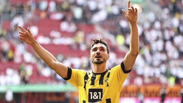 «Дортмунд» лидирует за тур до конца Бундеслиги