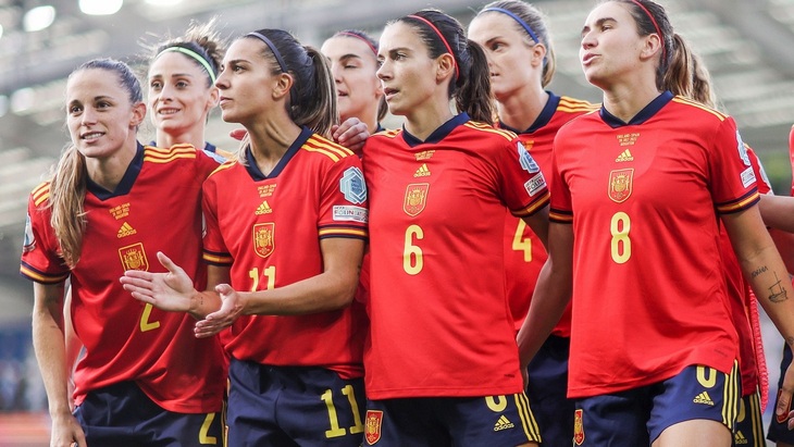 Испанки — фаворит игры