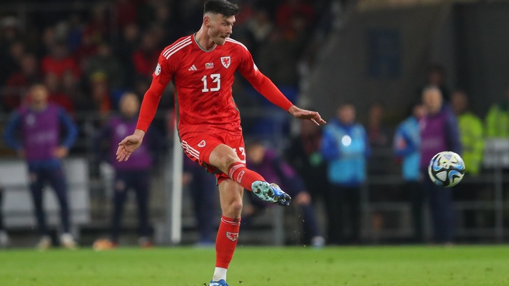 Уэльс — фаворит матча