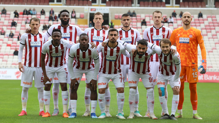 Футболисты «Сивасспора»