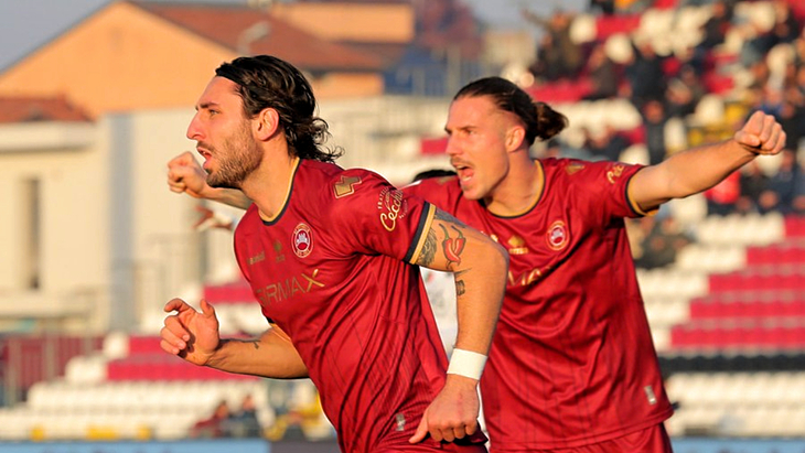 Футболисты «Читаделлы» в матче со «Специей»