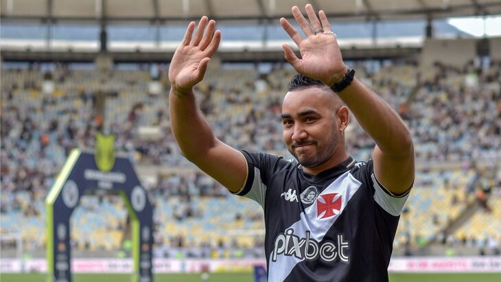 Димитри Пайет сейчас играет за «Васко да Гама»