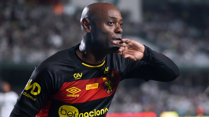 Вагнер Лав с этого сезона играет в «Атлетико» Гойаненсе