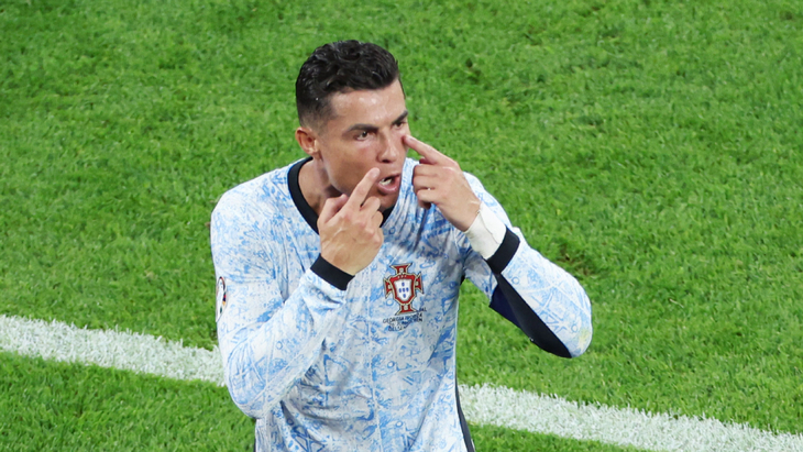 Криштиану Роналду — нападающий сборной Португалии