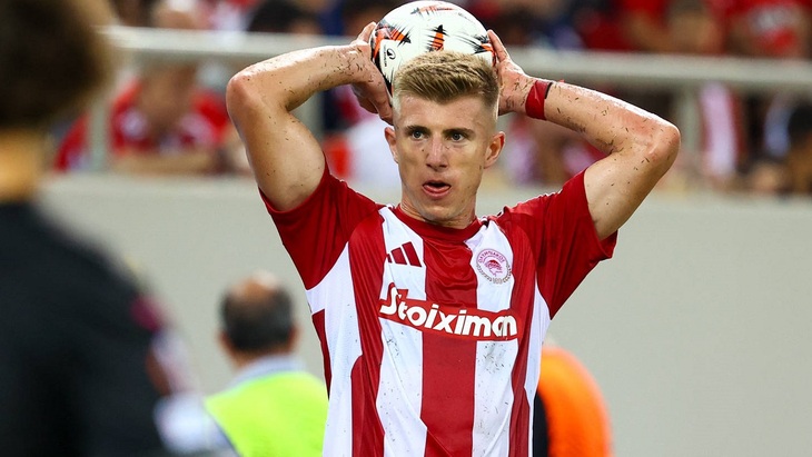 Коштинья («Олимпиакос»)