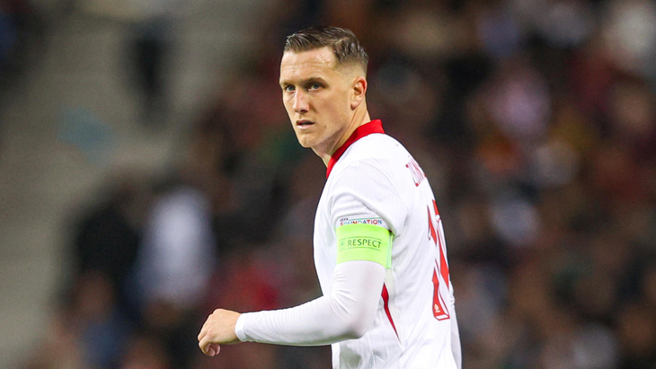 Петр Зелиньский — полузащитник сборной Польши