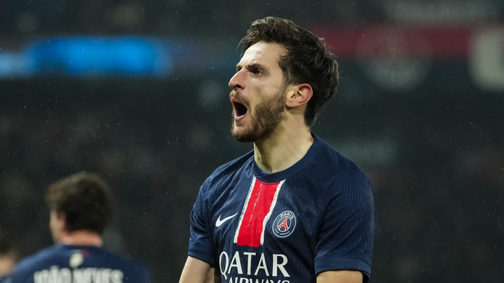 Хвича Кварацхелия — полузащитник ПСЖ