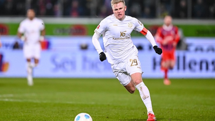 Йонатан Буркардт