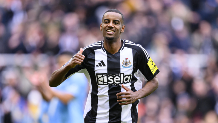 Александер Исак