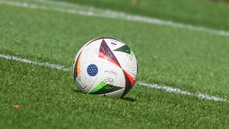 Футбольный мяч