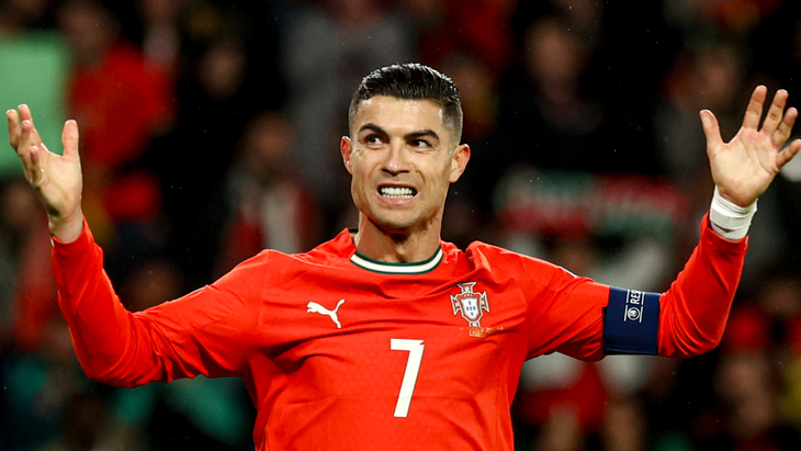 Криштиану Роналду — нападающий сборной Португалии