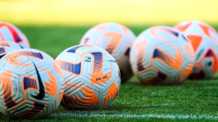 Футбольные мячи