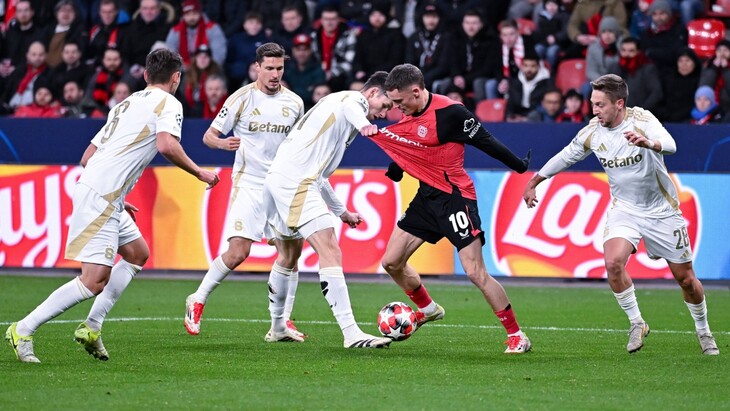 «Байер» — «Спарта»