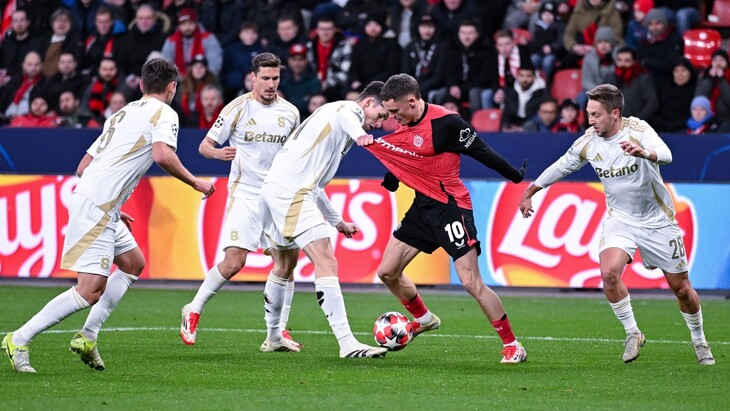 «Байер» — «Спарта»