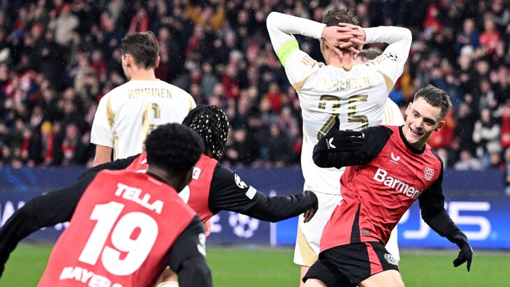 «Байер» — «Спарта»