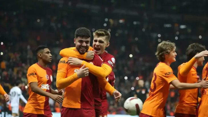 Футбольный клуб «Галатасарай»