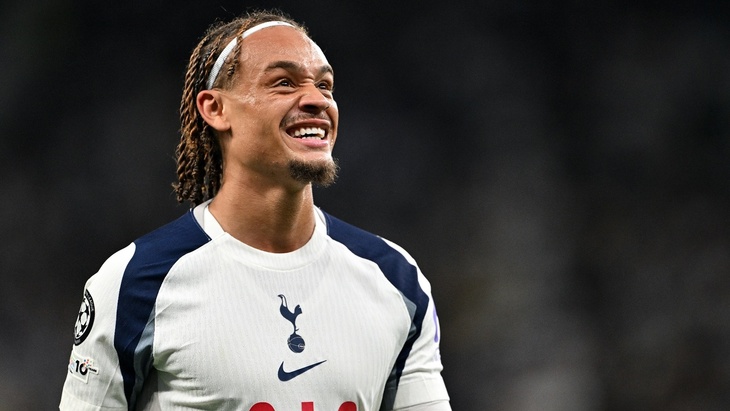 Хави Симонс