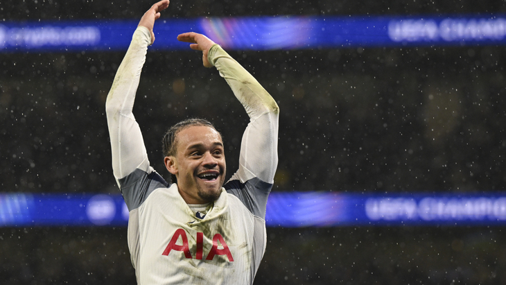 Хави Симонс