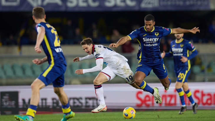 Фрагмент матча «Кальяри» — «Верона»