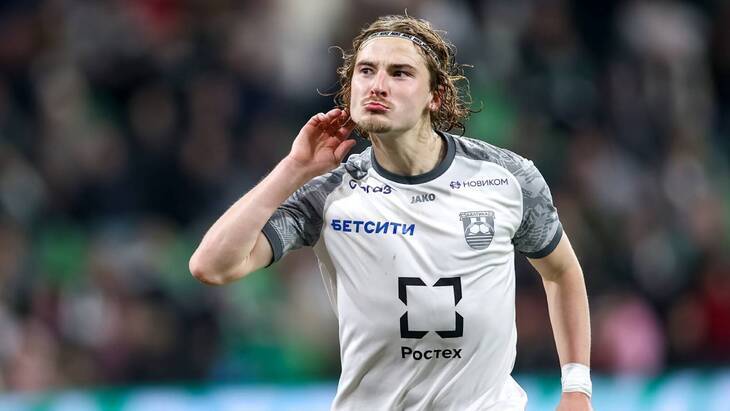 Максим Петров