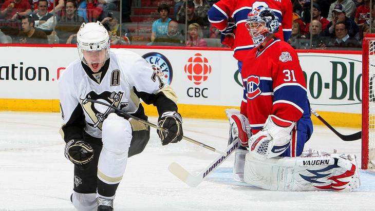 Борьба в матче «Питтсбурга» и «Монреаля»